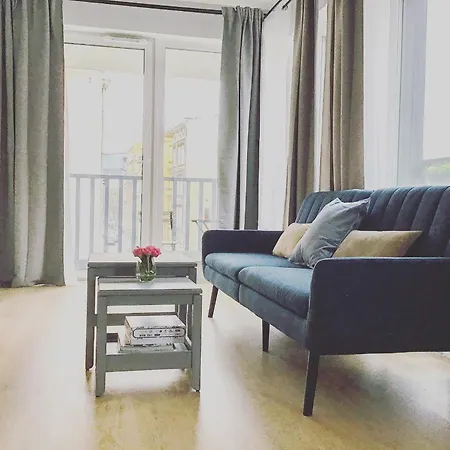 Two Towers Apartament דירה *